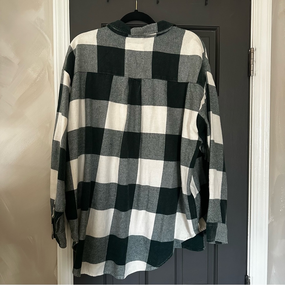 Aerie Black and White Plaid Men's Shirt - Picture 3 of 3